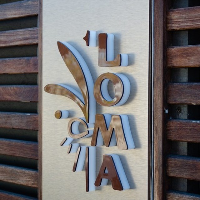 Loma Cannes, Port Canto